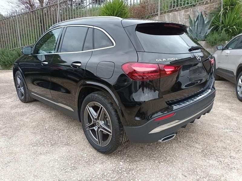 Usata Mercedes GLA200 Premium 150 CV (110 kW) 2025 Nero SUV