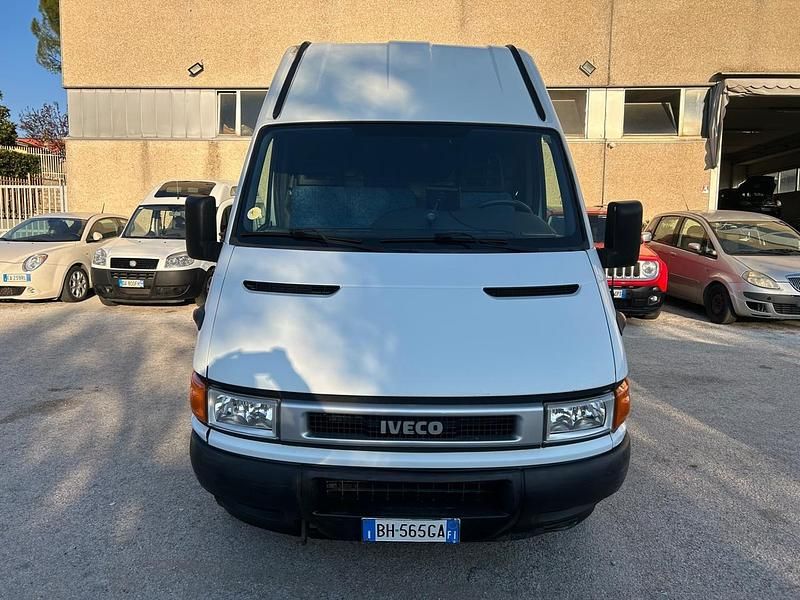 Usata Iveco Daily 103 CV (75 kW) 2000 Bianco