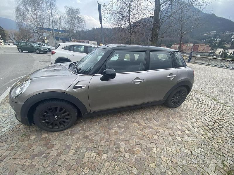 Usata Mini Cooper D Hype 116 CV (85 kW) 2016 Grigio Utilitaria