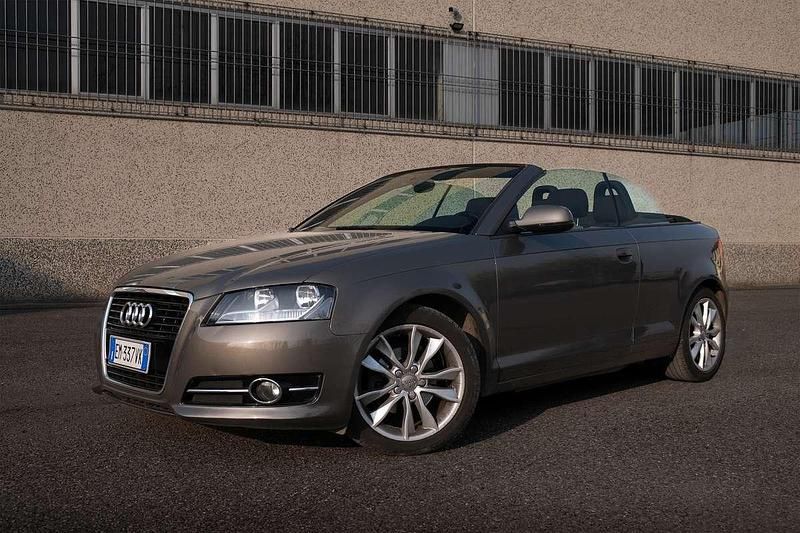 Usata Audi A3 Cabriolet Ambition 105 CV (77 kW) 2012 Grigio Cabrio