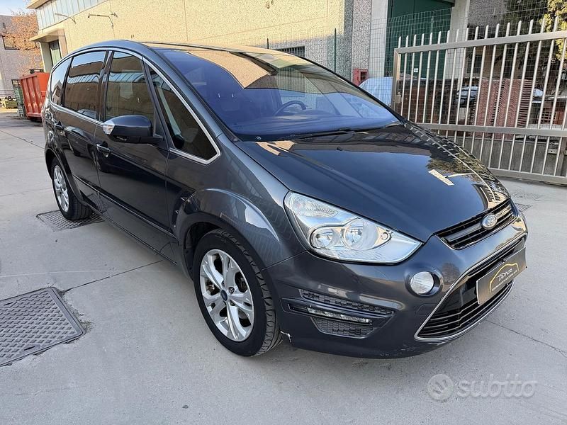 Usata Ford S-MAX Titanium 163 CV (119 kW) 2010 Blu Monovolume