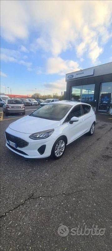 Bianco Usata 2022 Ford Fiesta Titanium Tre volumi | 12.500 € (Buon prezzo) - Immagine 1/4