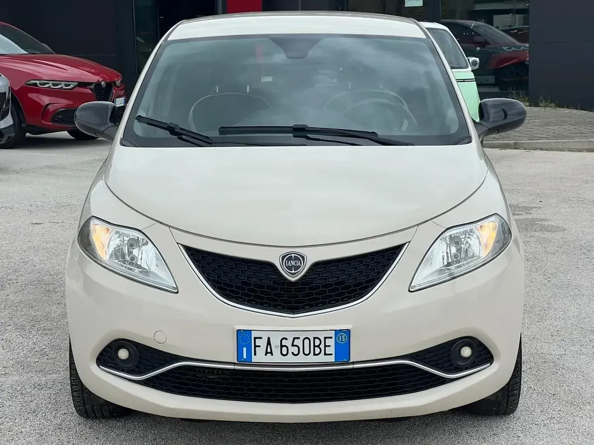 Usata Lancia Ypsilon S 95 CV (69 kW) 2015 Beige Utilitaria