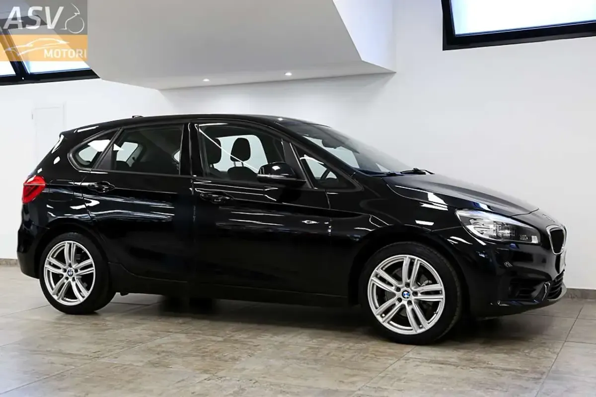 Usata BMW 220 Active Tourer Sport Line 192 CV (141 kW) 2017 Nero Monovolume
