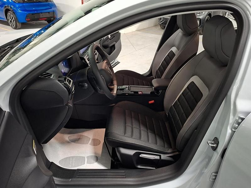 Nuova Citroën C4 PureTech 130 CV (95 kW) 2025 Bianco Berlina