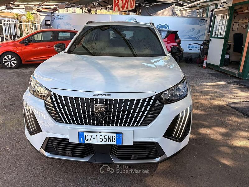 Nuova Peugeot 2008 Allure 145 CV (106 kW) 2025 Mous bianco okenite SUV