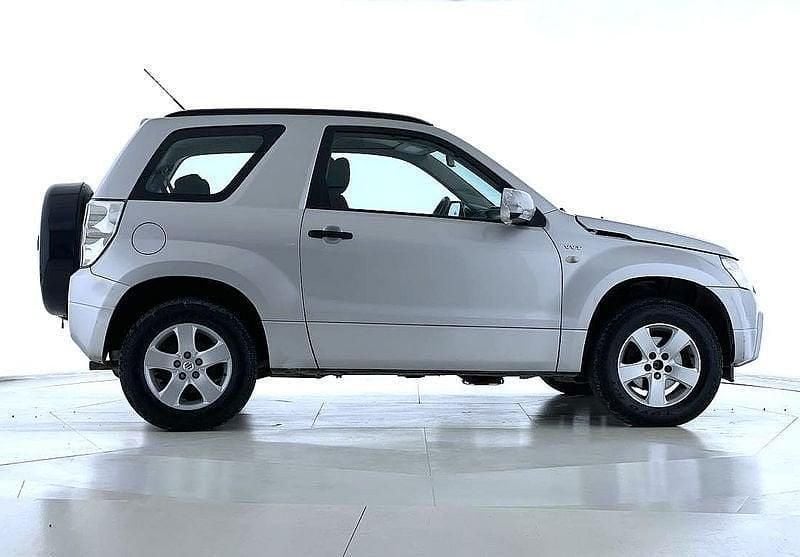 Usata Suzuki Grand Vitara 94 CV (69 kW) 2005 Argento SUV