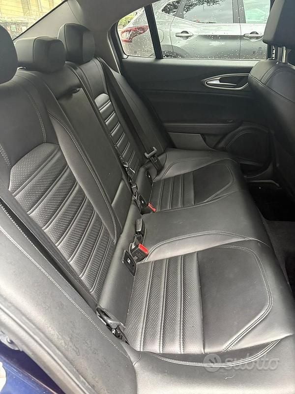 Usata Alfa Romeo Giulia Veloce 210 CV (154 kW) 2019 Blu Berlina