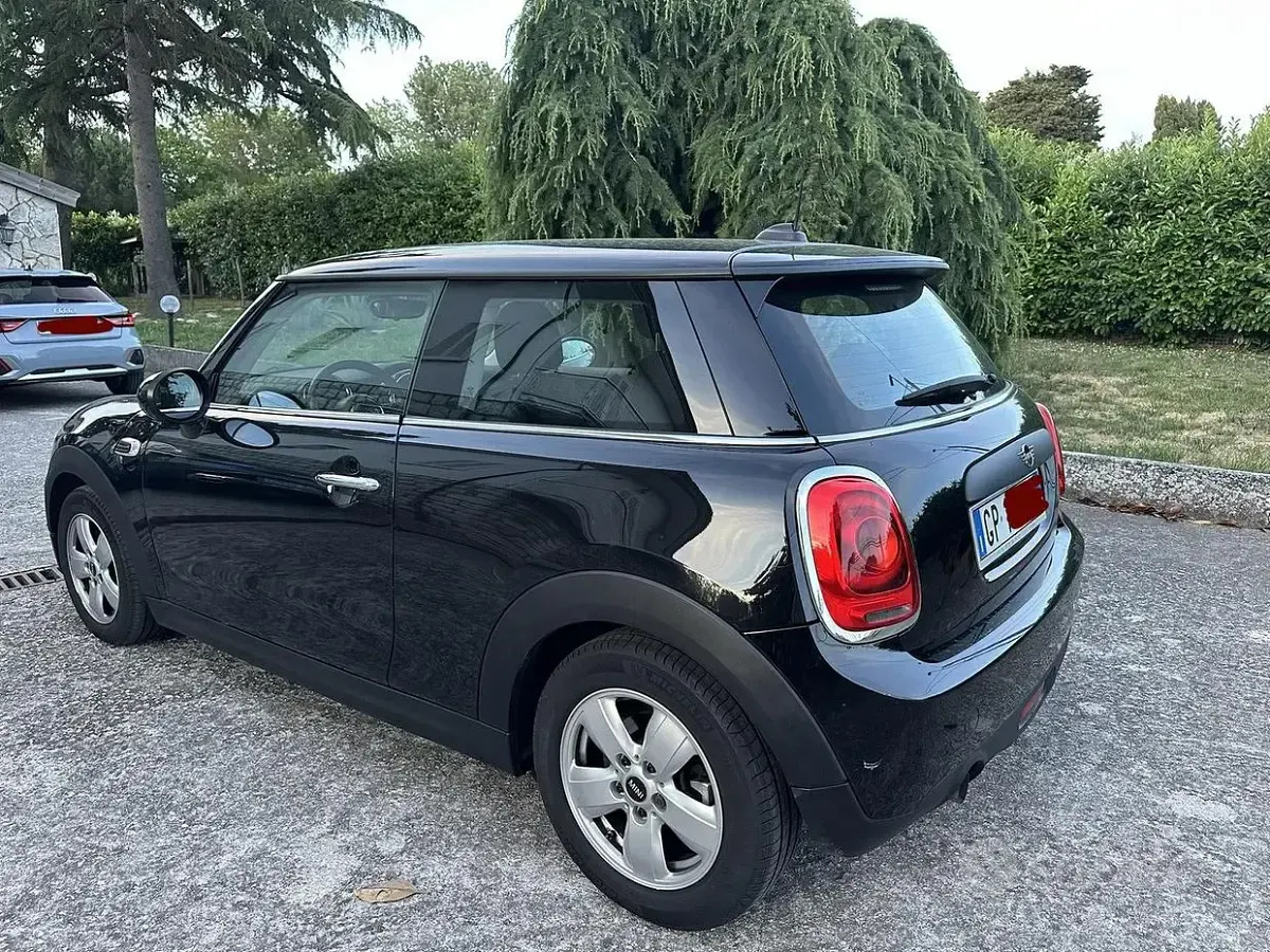 Usata Mini One D 95 CV (69 kW) 2019 Nero Utilitaria