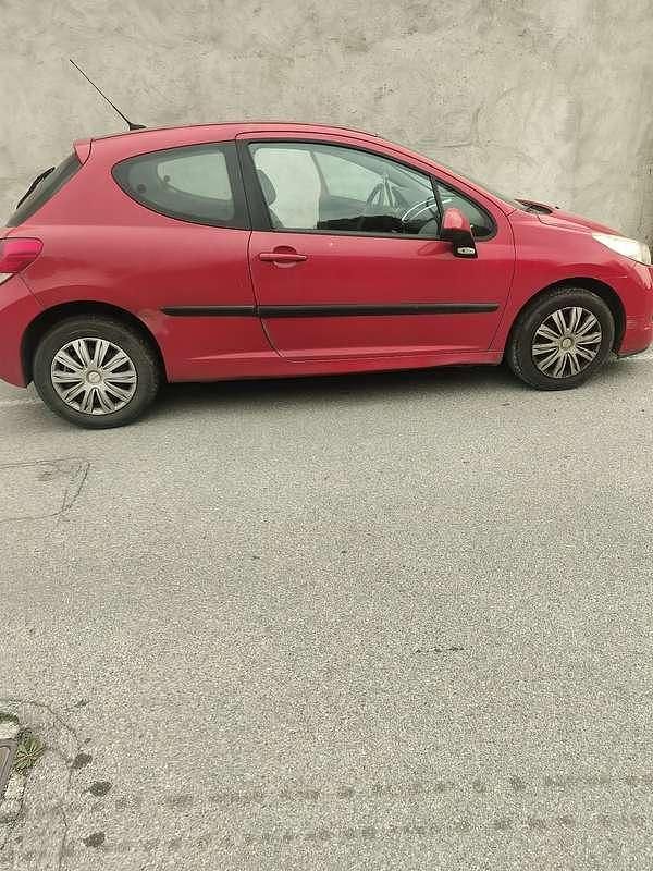 Usata Peugeot 207 Urban Move 90 CV (66 kW) 2009 Berlina