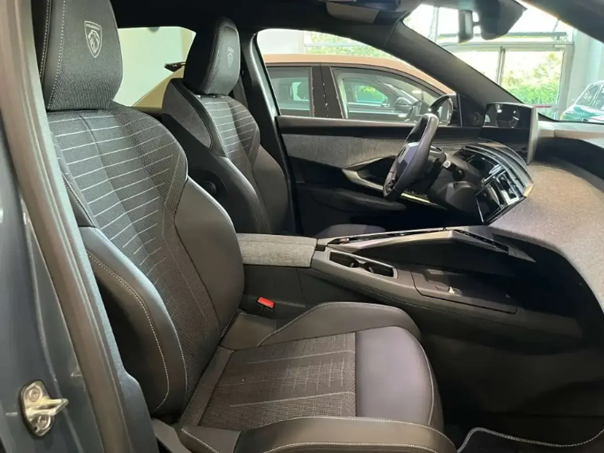 Usata Peugeot 3008 GT 136 CV (100 kW) 2025 Blu SUV