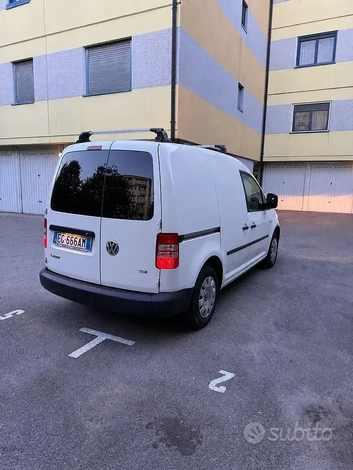 Usata VW Caddy 102 CV (75 kW) 2010 Monovolume