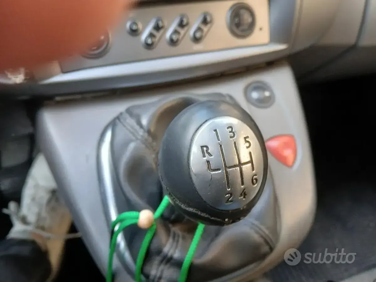 Usata Renault Scenic E-Tech 106 CV (77 kW) 2008 Grigio Monovolume