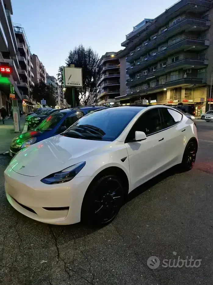 Usata Tesla Model Y Long Range AWD 189 kW (258 CV) 2023 Bianco SUV