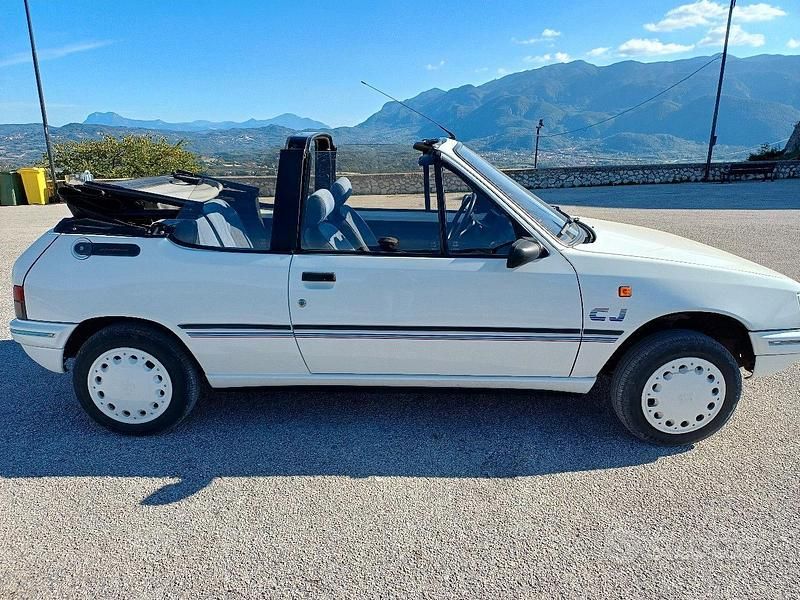 Usata Peugeot 205 54 CV (39 kW) 1991 Bianco Cabrio