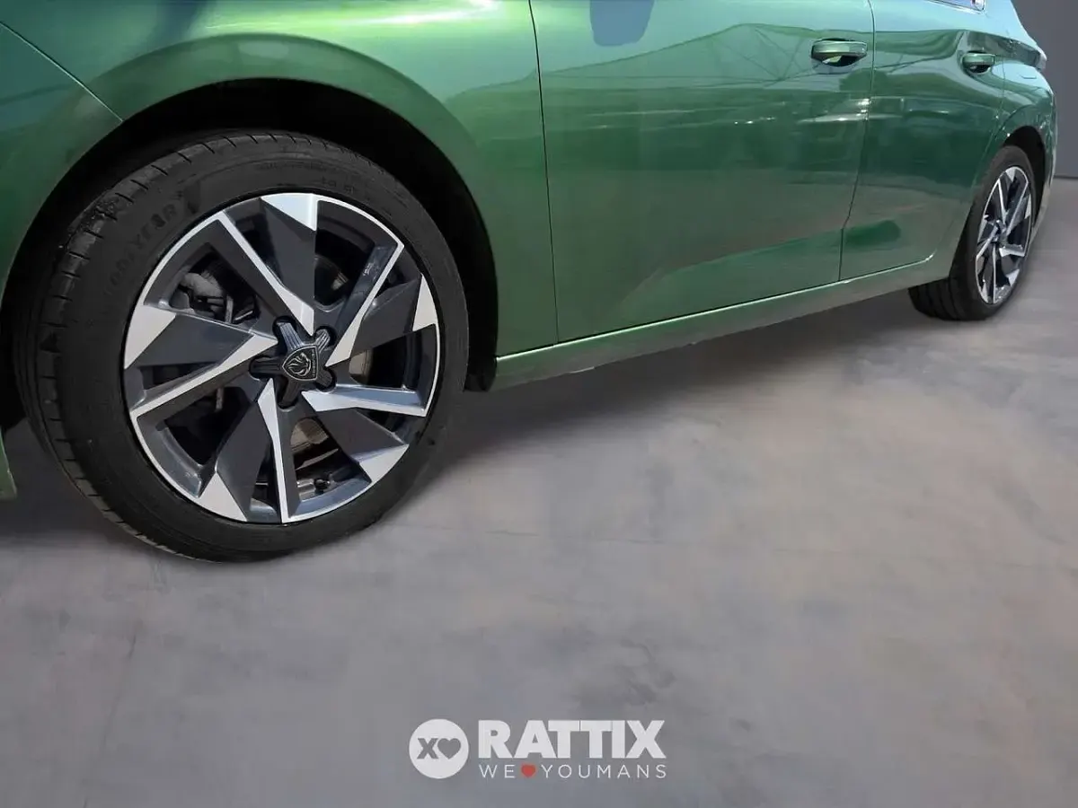 Usata Peugeot 308 Allure 150 CV (110 kW) 2022 Verde olivine Berlina