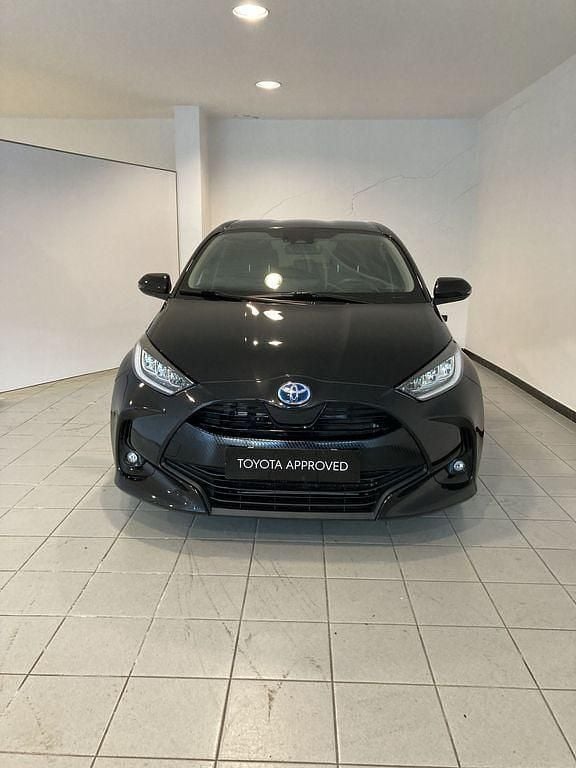 Usata Toyota Yaris Hybrid Trend 115 CV (84 kW) 2021 Nero Utilitaria