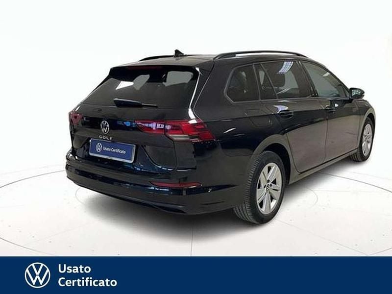 Usata VW Golf VIII Life 131 CV (96 kW) 2021 Nero pastello Station wagon