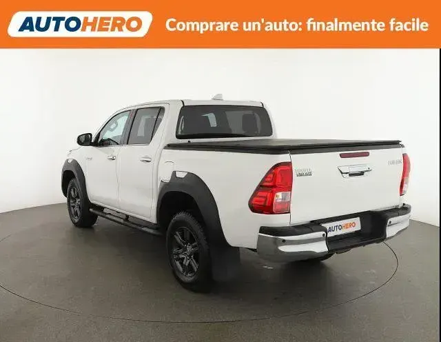 Gebraucht Toyota HiLux Lounge 150 PS (110 kW) 2022 Weiß Pickup