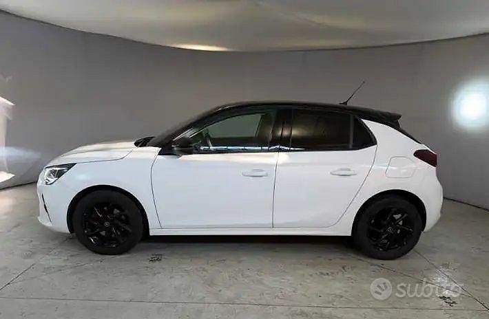 Usata Opel Corsa 101 CV (74 kW) 2023 Bianco Utilitaria