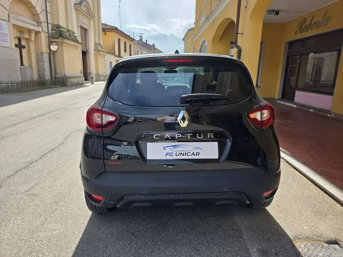 Usata Renault Captur 90 CV (66 kW) 2019 Nero SUV