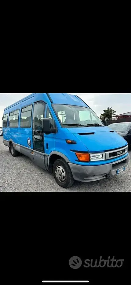 Usata Iveco Daily 2002 Blu Berlina