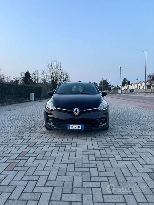 Usata Renault Clio GrandTour Zen 90 CV (66 kW) 2018 Nero Station wagon