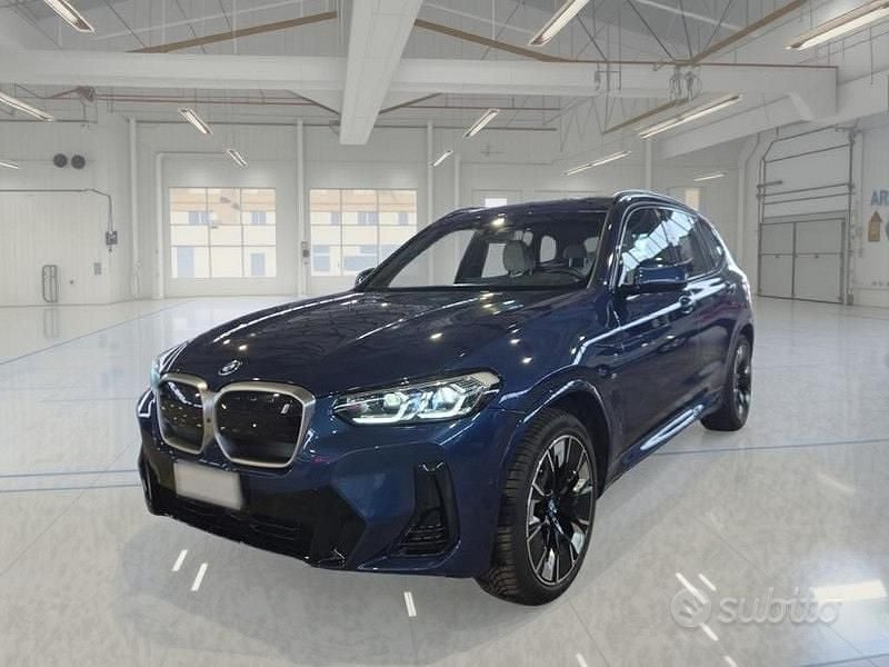Usata BMW iX3 Impressive 80 kW (109 CV) 2024 Blu SUV