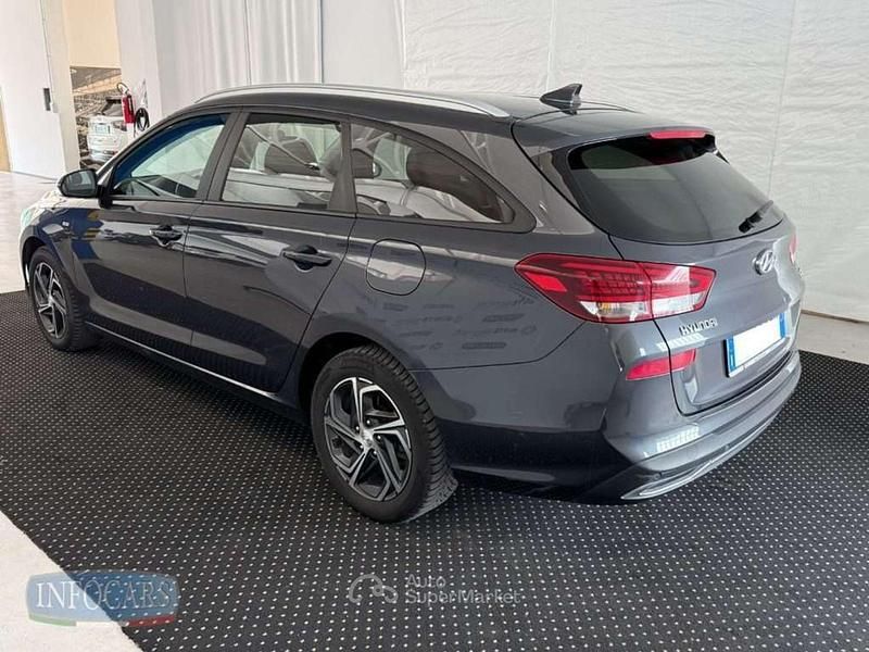 Usata Hyundai i30 Prime 136 CV (100 kW) 2021 Nero metallizzato Station wagon