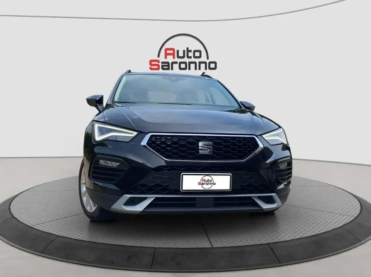 Käytetty Seat Ateca Business 150 HP (110 kW) 2023 Musta Katumaasturi
