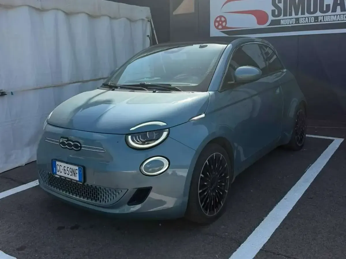 Usata Fiat 500e Icon 42 kW (58 CV) 2020 Blu/azzurro Cabrio