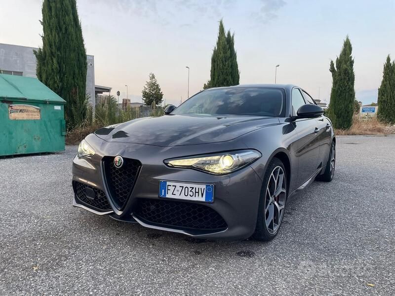 Grigio Usata 2019 Alfa Romeo Giulia Tech Edition Tre volumi | 26.900 € (Cara) - Immagine 1/4