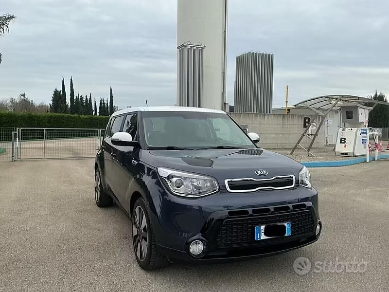 Usado Kia Soul 136 CV (100 kW) 2016 Púrpura SUV