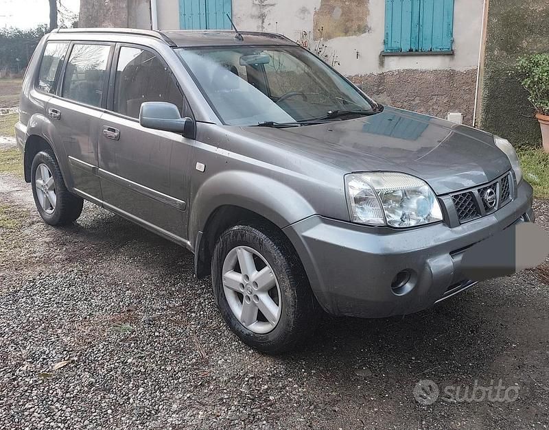 Usata Nissan X-Trail 136 CV (100 kW) 2006 Grigio SUV