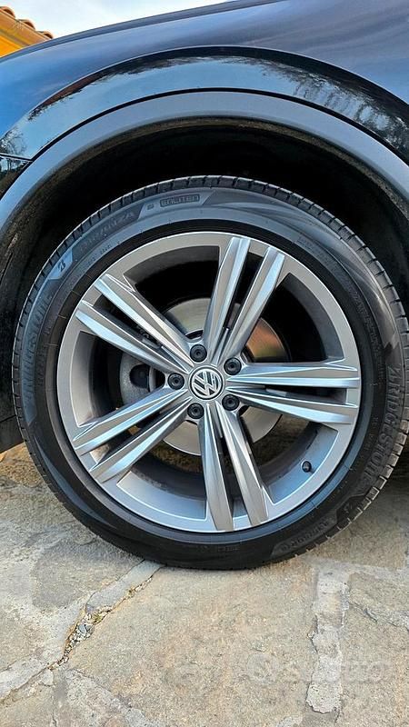 Usata VW Tiguan R-line 116 CV (85 kW) 2019 Nero SUV