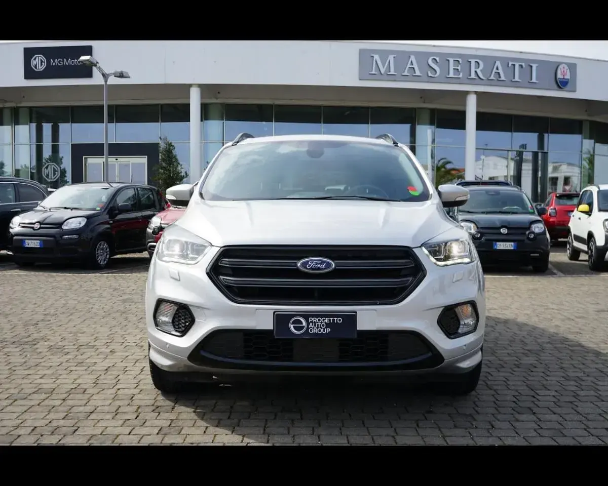 Usata Ford Kuga ST-Line 120 CV (88 kW) 2020 Grigio SUV