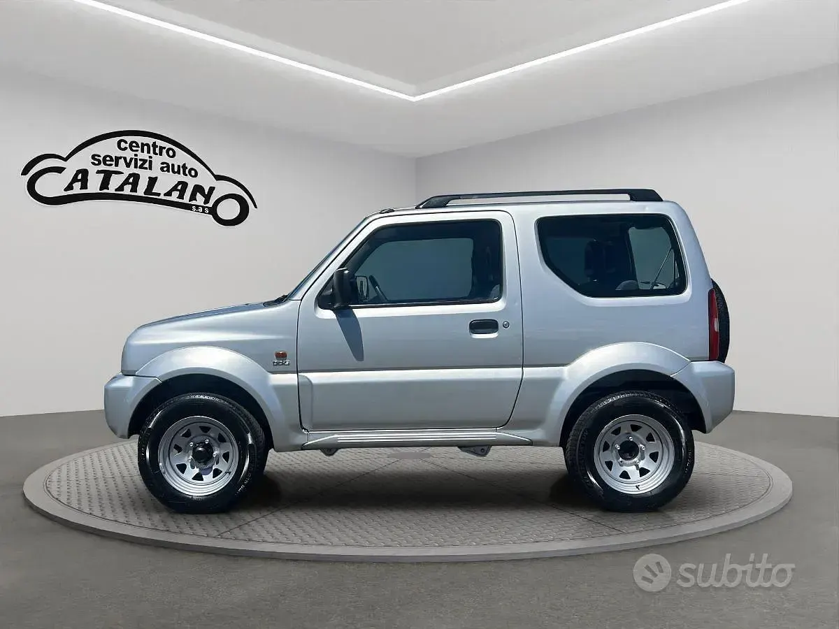 Usata Suzuki Jimny 65 CV (47 kW) 2004 Argento SUV