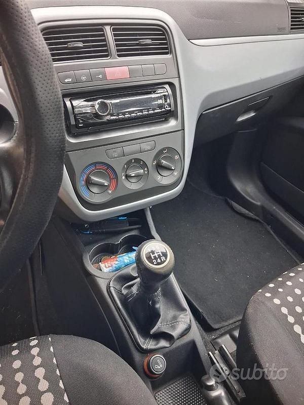 Usata Fiat Grande Punto 75 CV (55 kW) 2006 Utilitaria