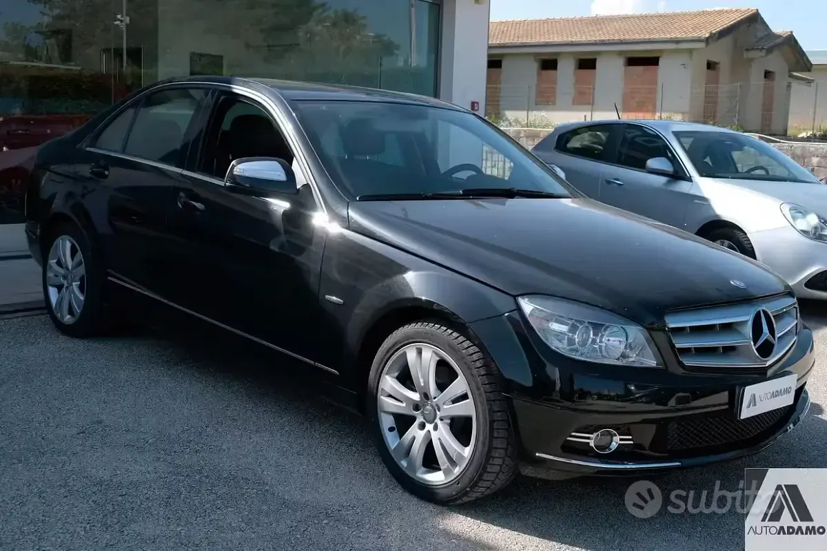 Usata Mercedes C220 Avantgarde 170 CV (125 kW) 2007 Nero Berlina