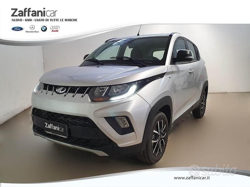 Usata Mahindra KUV100 87 CV (63 kW) 2023 Argento SUV