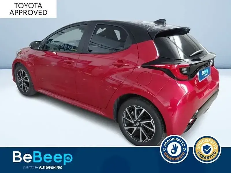 Usata Toyota Yaris Style 115 CV (84 kW) 2022 Rosso metallizzato Utilitaria