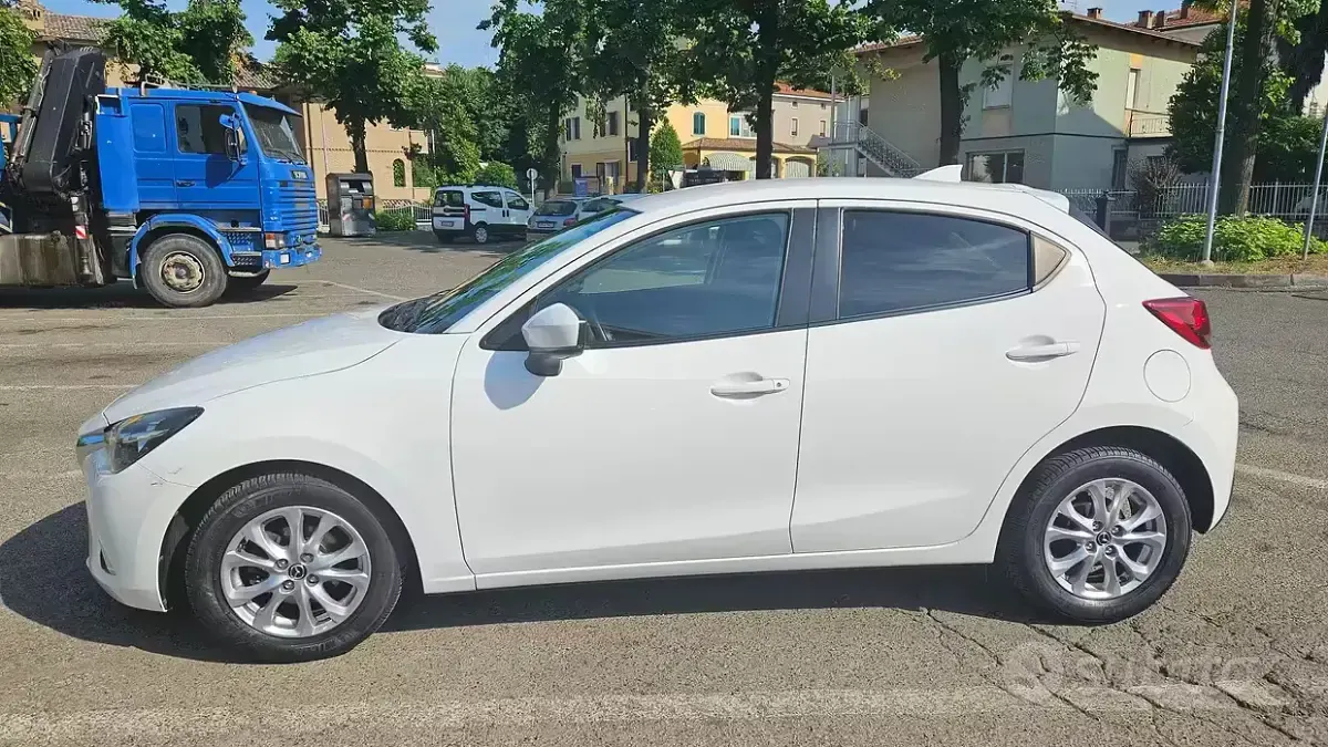 Usata Mazda 2 Evolve 75 CV (55 kW) 2018 Bianco Berlina