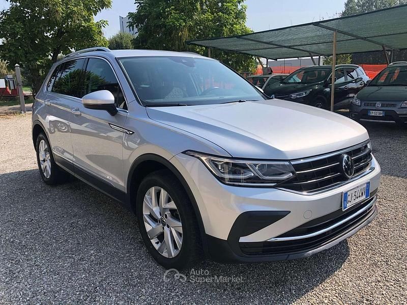 Usata VW Tiguan Life 150 CV (110 kW) 2022 Argento SUV