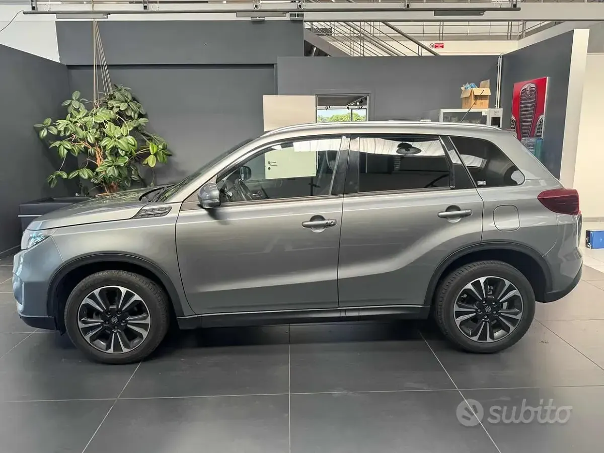 Usata Suzuki Vitara 140 CV (102 kW) 2019 Grigio SUV