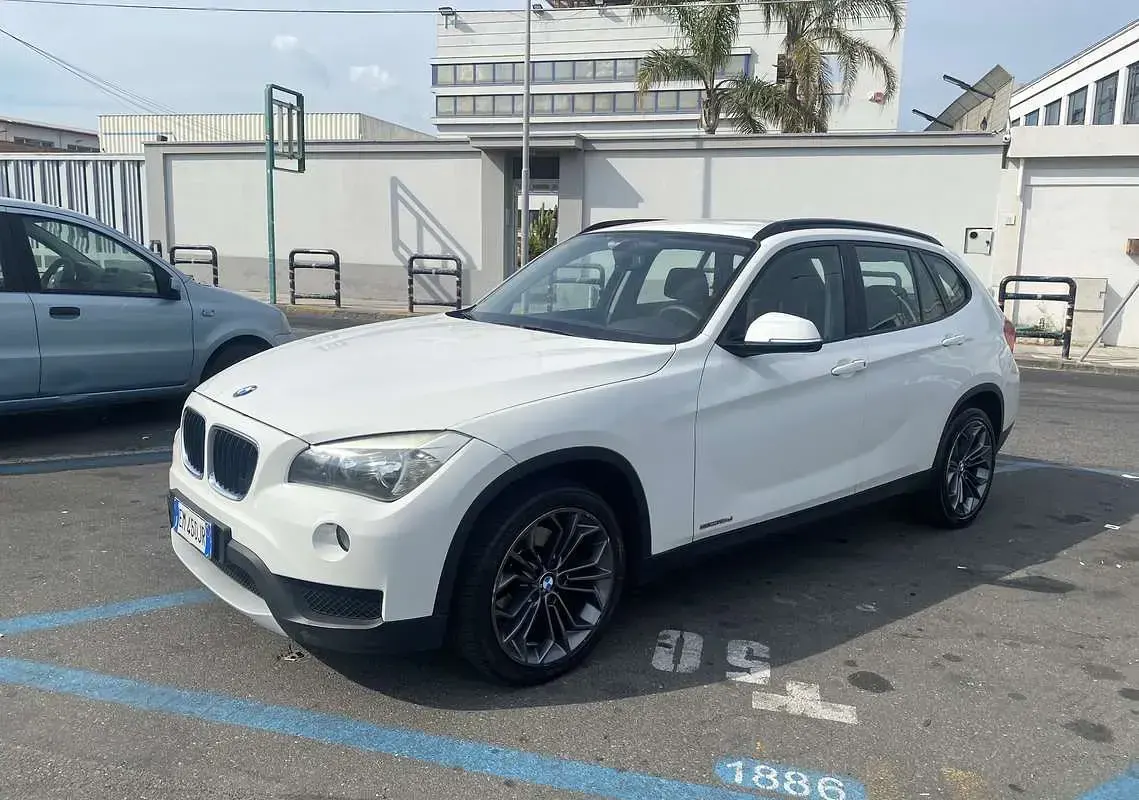 Usata BMW X1 Efficient Dynamics 143 CV (105 kW) 2012 Bianco SUV
