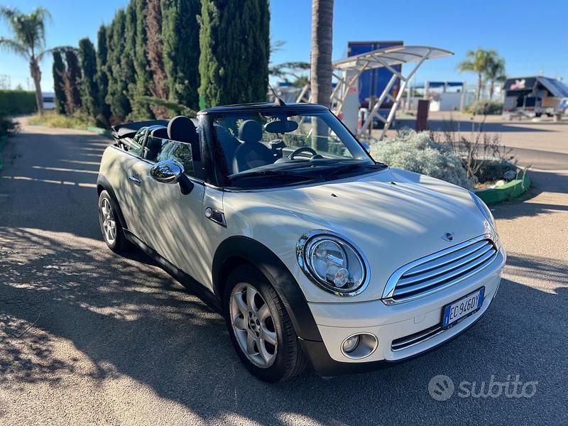 Usata Mini Cooper Cabriolet 122 CV (89 kW) 2010 Beige Cabrio