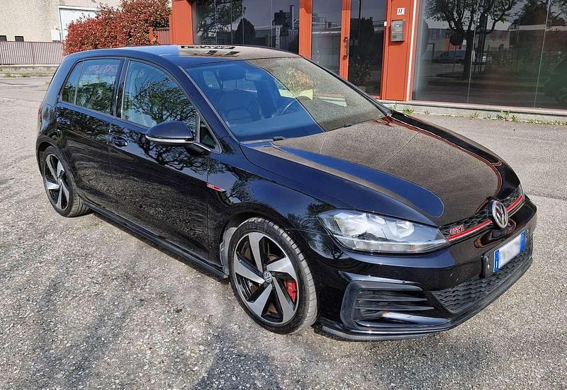 Nero Usata 2018 VW Golf VII GTI Tre volumi | 22.900 € (Ottimo prezzo) - Immagine 1/4