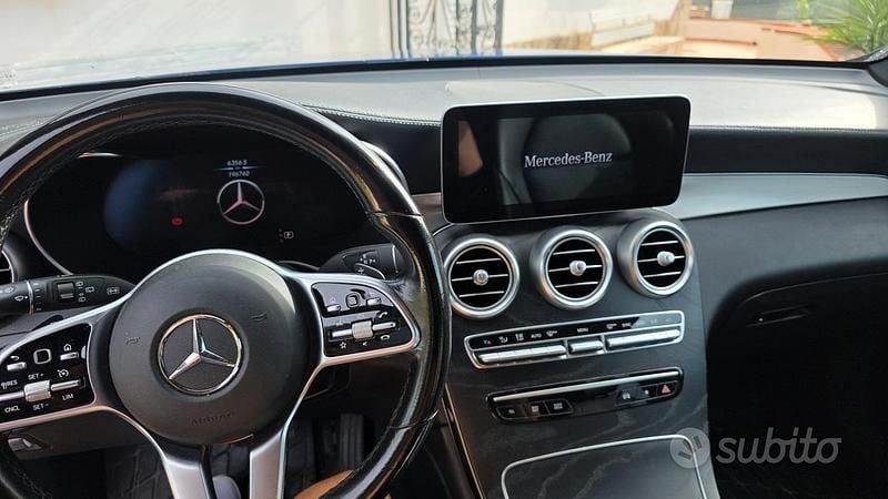 Usado Mercedes GLC200 163 CV (119 kW) 2020 Azul SUV