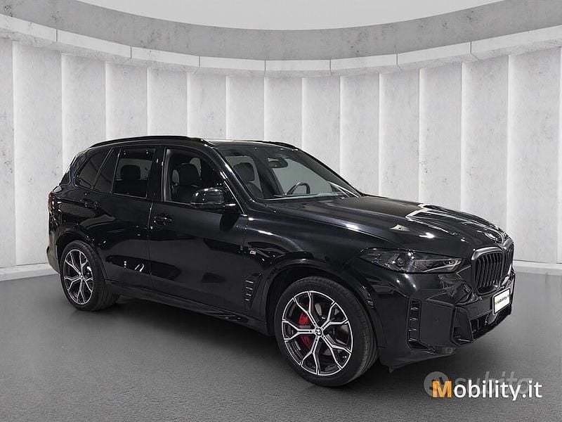 Begagnad BMW X5 M Sport 298 HK (219 kW) 2024 Svart SUV