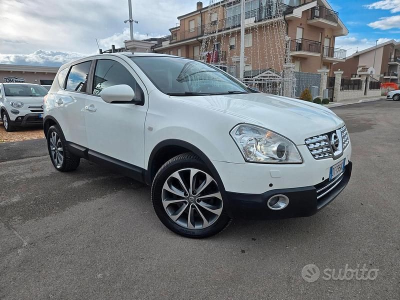Usata Nissan Qashqai Tekna 150 CV (110 kW) 2009 Bianco SUV